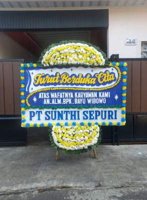 Papan Bunga Duka di Pintu Pohan Meranti