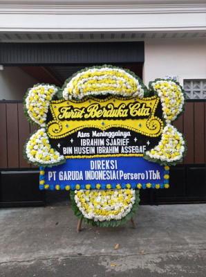 Papan Bunga Duka di Pintu Pohan Meranti