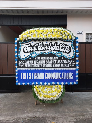Papan Bunga Duka di Pintu Pohan Meranti